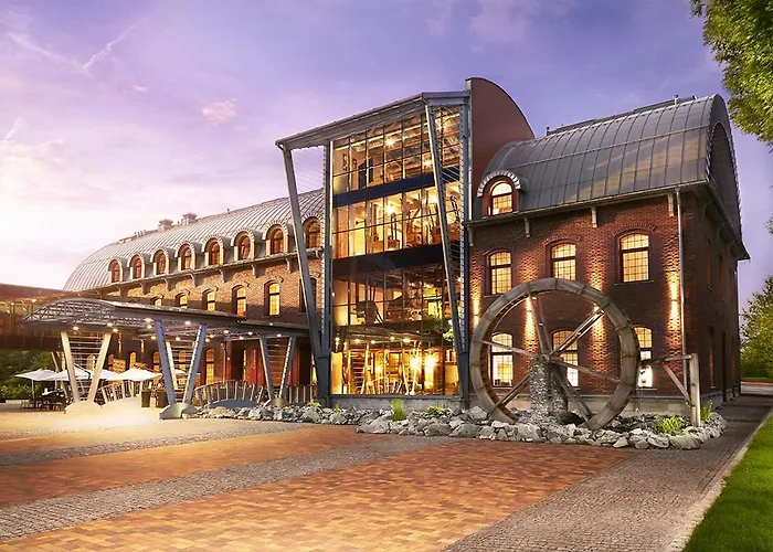 Mlyn Jacka & ホテル